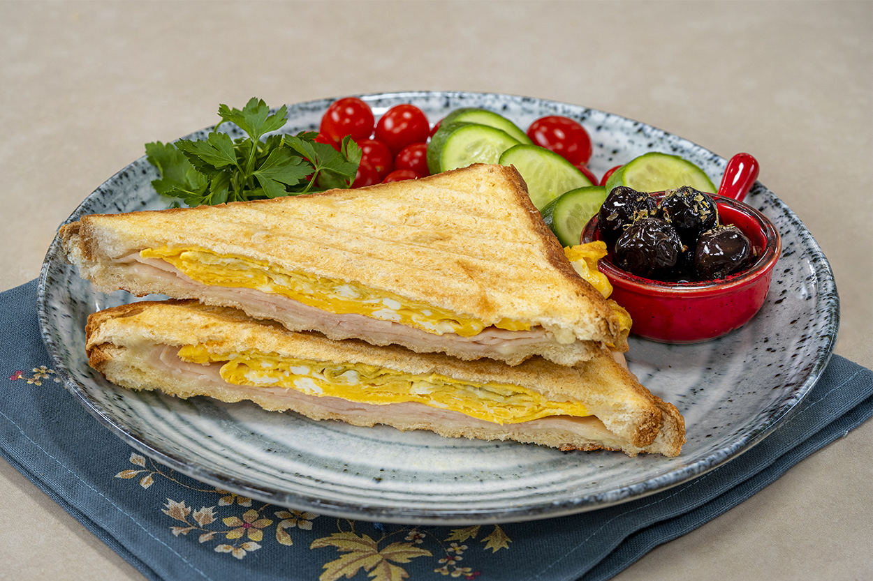 Yumurtalı Kaşarlı Tost