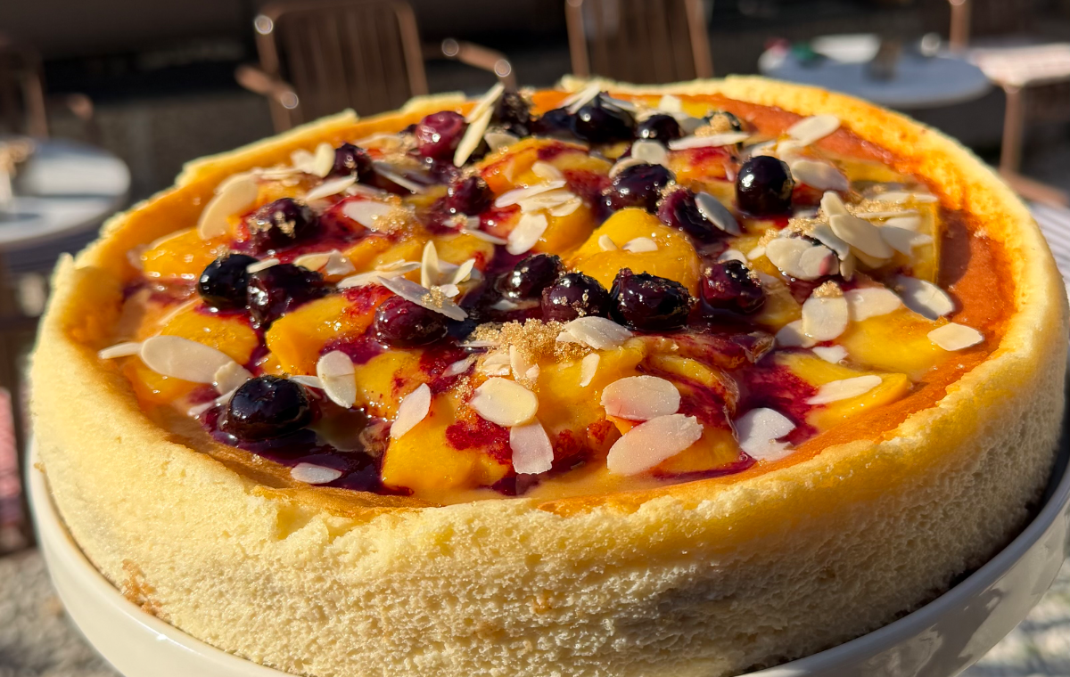 Şeftalili Yaban Mersinli Cheescake